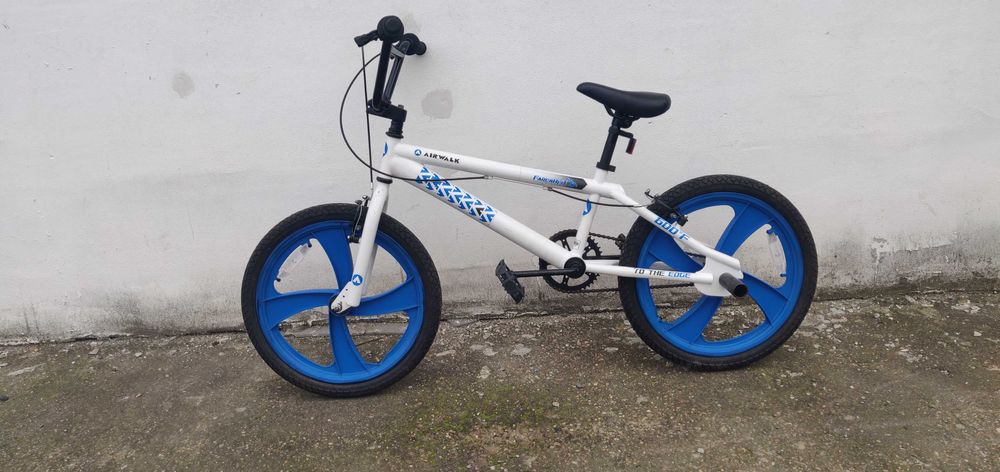 Bicicleta Bmx cu roti de 20 inch