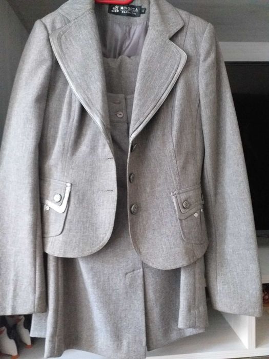 Costum din 3 piese, din stofa mar.38