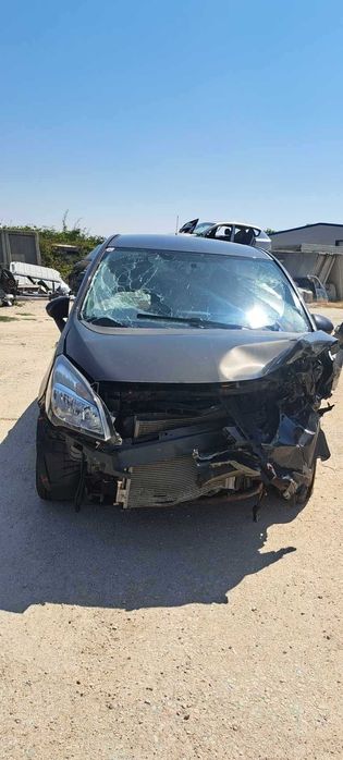 Опел Мерива 1,4 турбо . На части