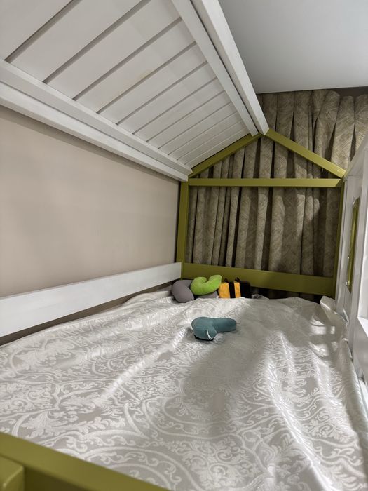 Двухьярусная кровать