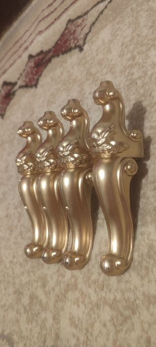 Ножки пластмассы на шоколадку