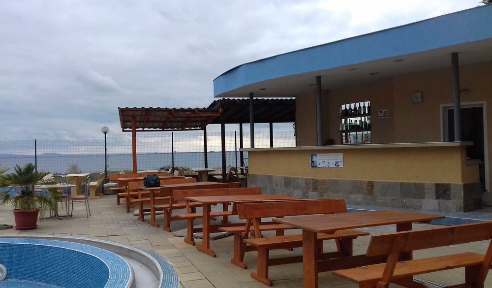 Ресторант до плажа в с. Равда под наем