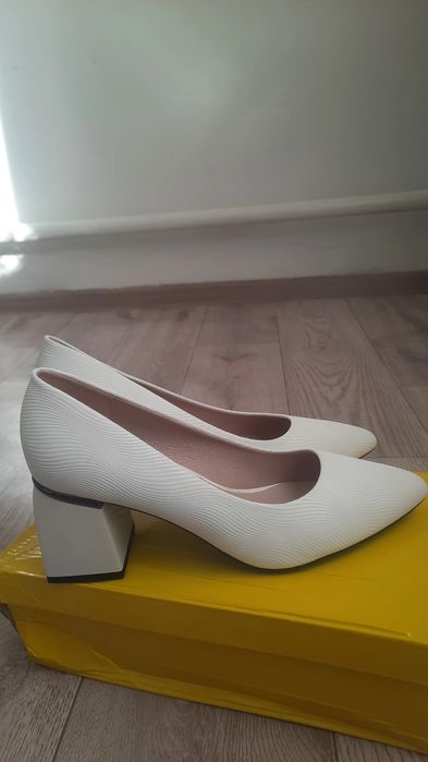 Туфли Цвет Белый