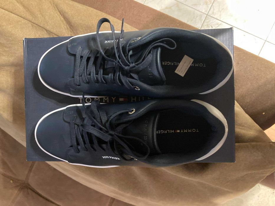 Tommy Hilfiger обувки с гранция