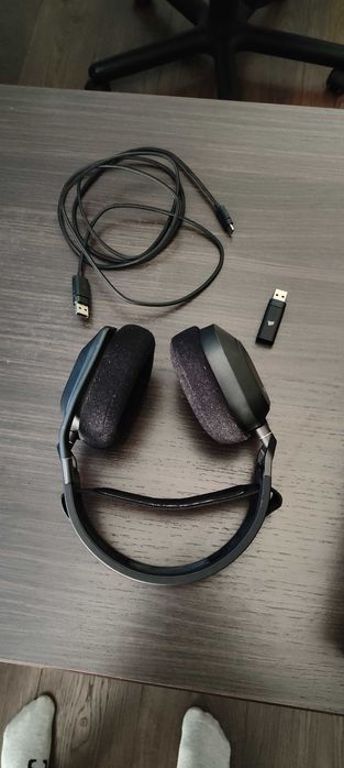 Геймърски слушалки Corsair HS80 RGB Wireless