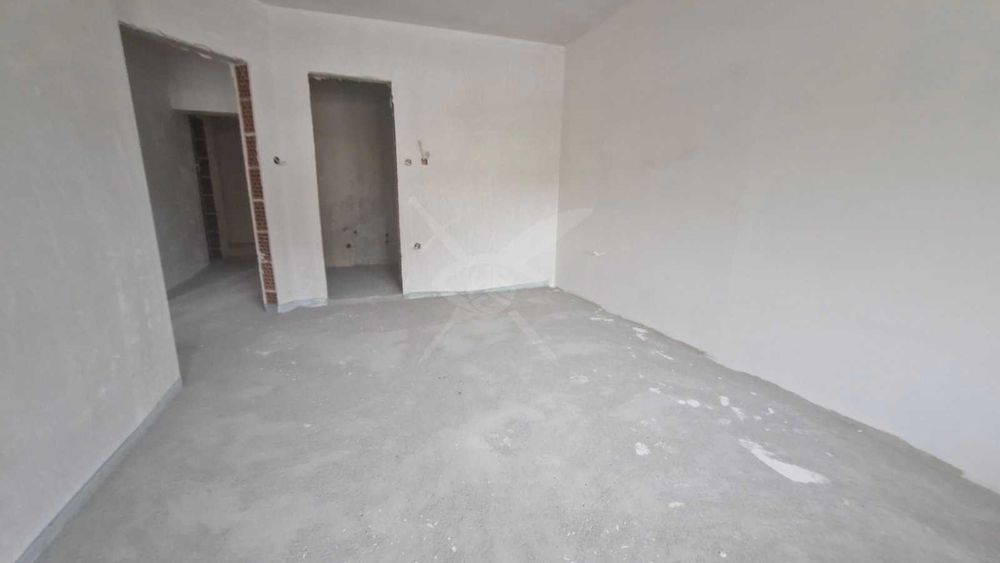 Продава се Тристаен апартамент в Асеновград - 165 кв.м за 1073 €/кв.м - Снимка #2