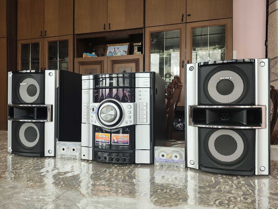 Sony 4000 watt bass va ovozi toza va kuchli