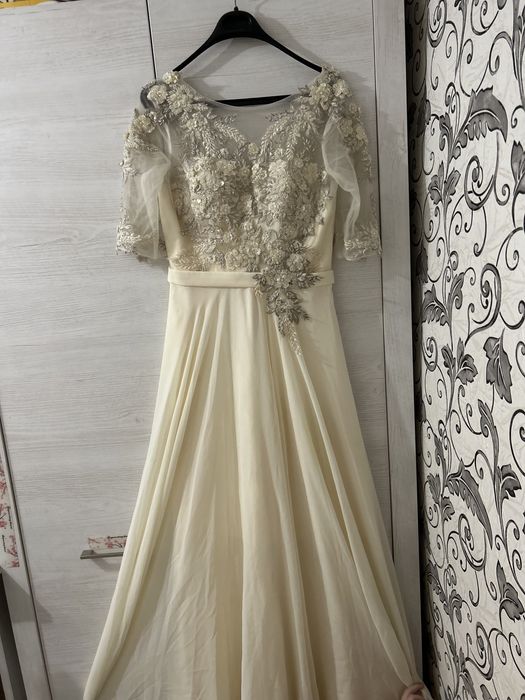 Продам платье р 44-46