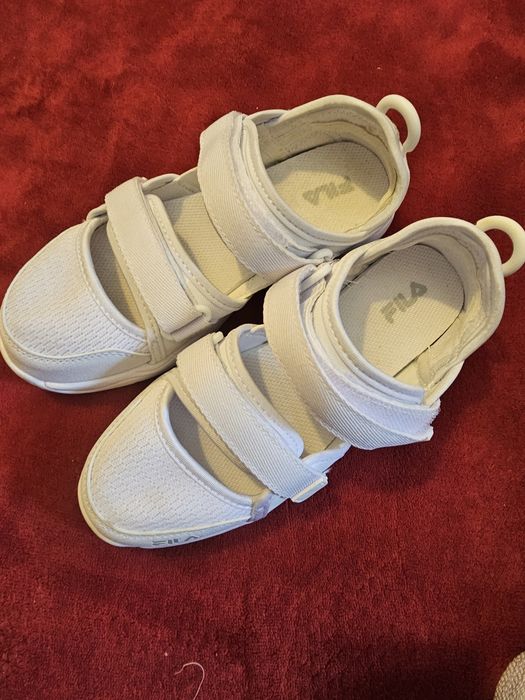 Vand adidas deschis in fata Fila