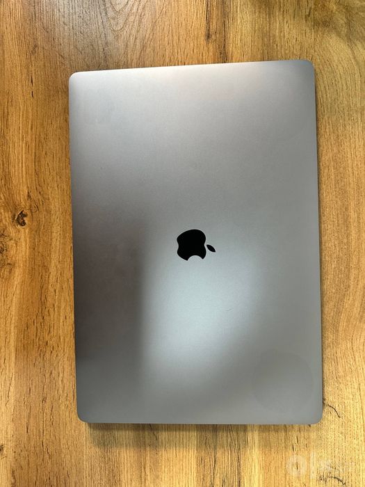 MacBook Pro 16” 2019 — Core i7 / 16GB / 512GB SSD