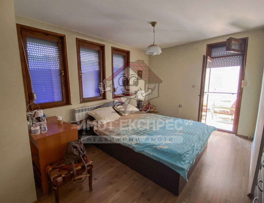 Самостоятелна къща, с гараж, партер, мансарда, панорамна гледка, ЦГЧ