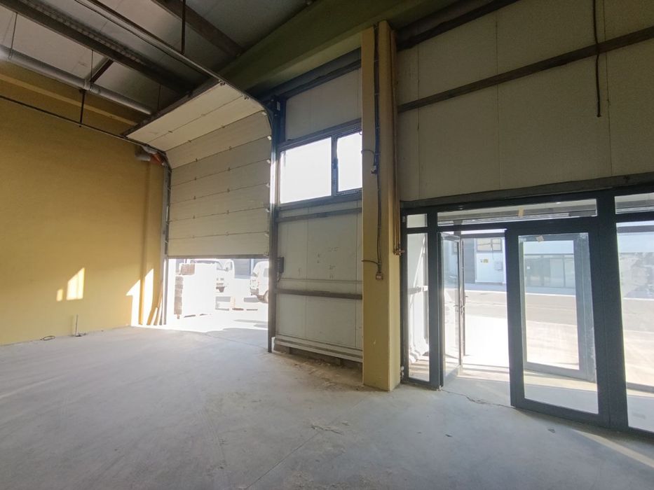 INDEX savdo majmuasida H-8 blokda 263 kv.m sklad arendaga beriladi .