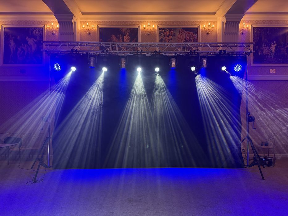 Inchiriez Schela de lumini Profesionala pentru evenimente