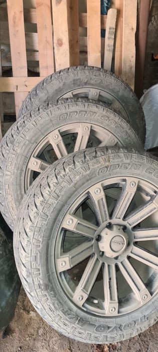 Продам комплект колес шины и титанки