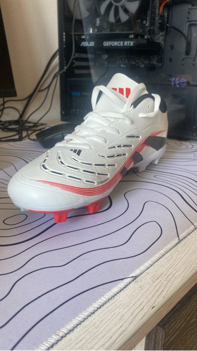 Бутсы adidas predator