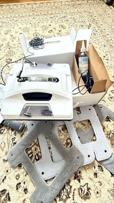 Hobot 2S робот за миене на прозорци