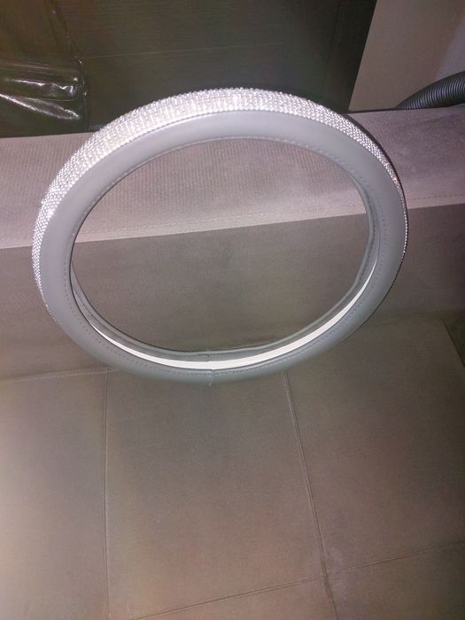 Продам оплётку на руль со стразами