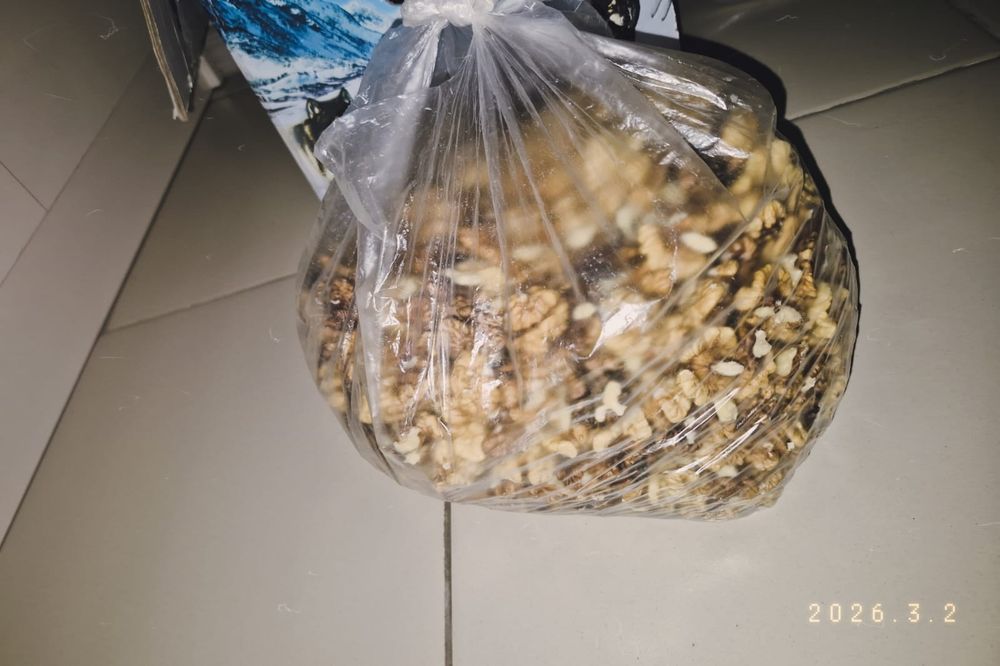 Орехи очищенные,  шағылған жаңғақ бар