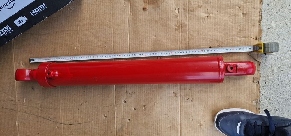 Cilindru hidraulic cu dublu sens 810 mm Lungime cursa 50 cm tija 50 mm