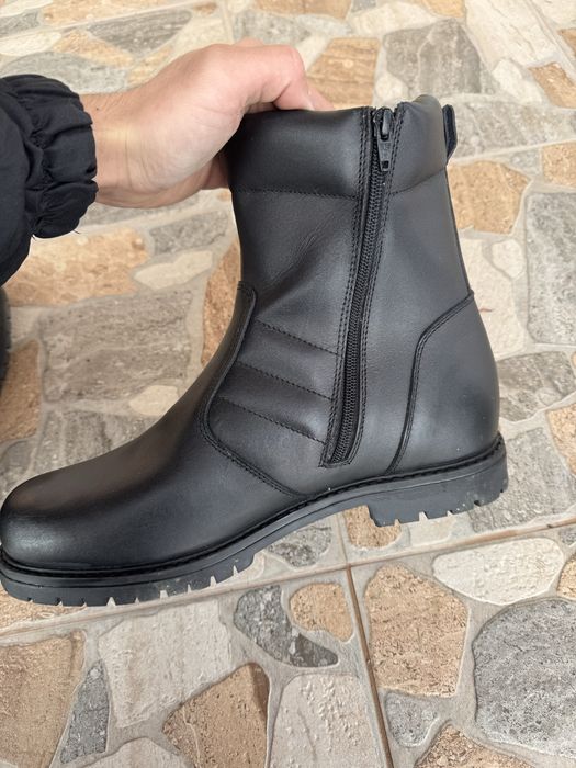 Зимни обувки.