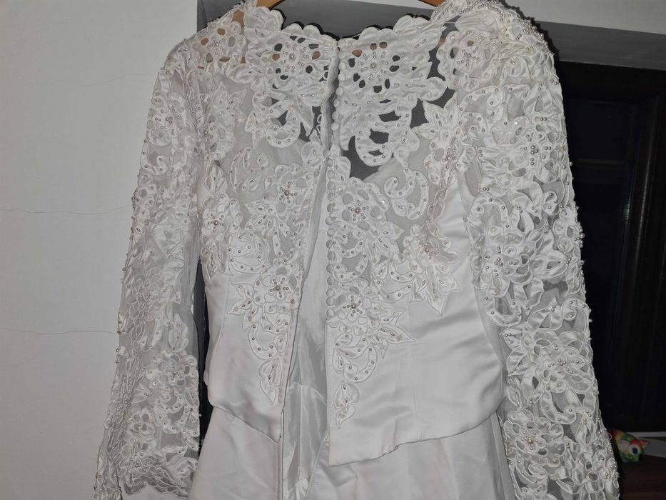 Rochie mireasa cu trena detasabila