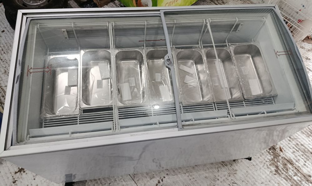 Морозильник для шарикового мороженого UGUR