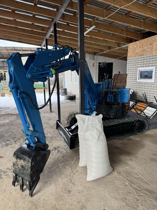 Мини  экскаватор