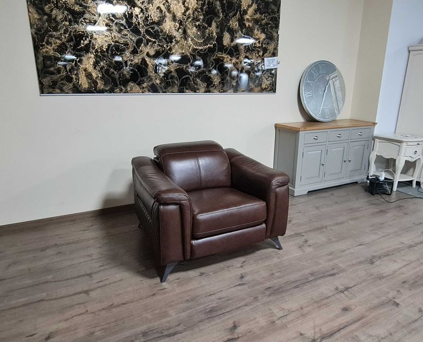 Кафяв кожен фотьойл с подвижна облегалка
