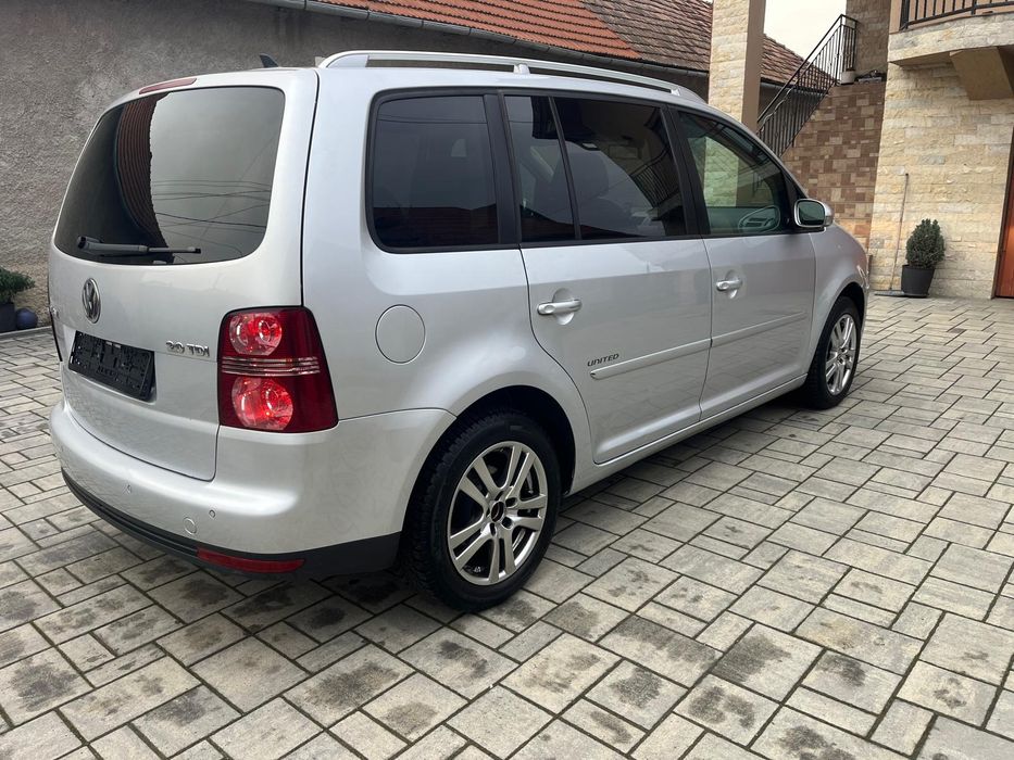 Volkswagen Touran 2.0 TDI 140 cai 2008 7 locuri