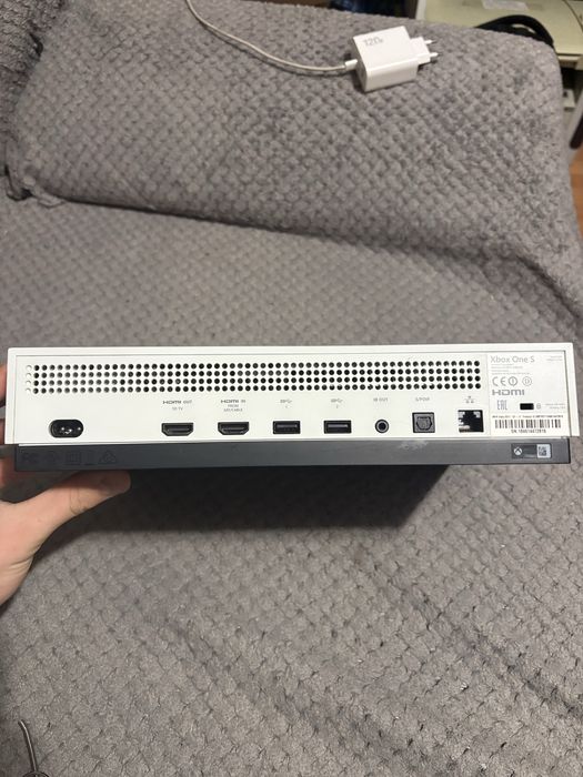 Xbox one s продам или предлагайте обмен