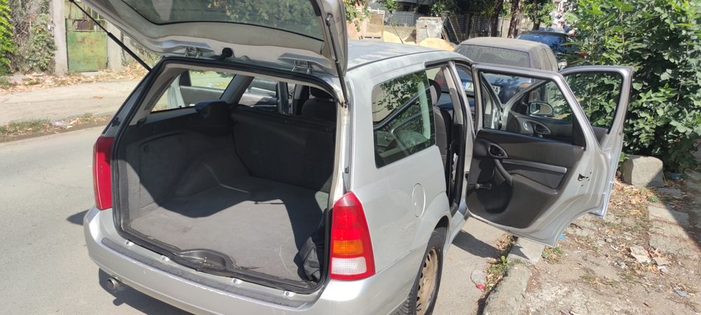 Форд фокус 2000 год, 1,6 бензин, 346000км, без ръжда, ford focus