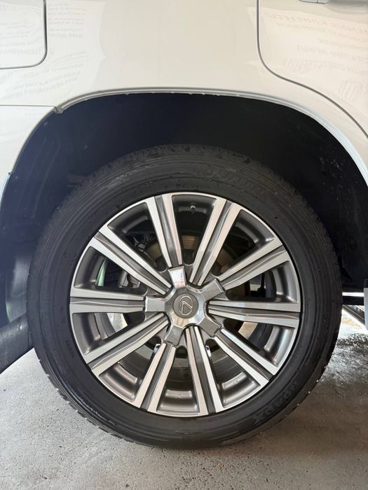 Lexus LX 570 сотилади