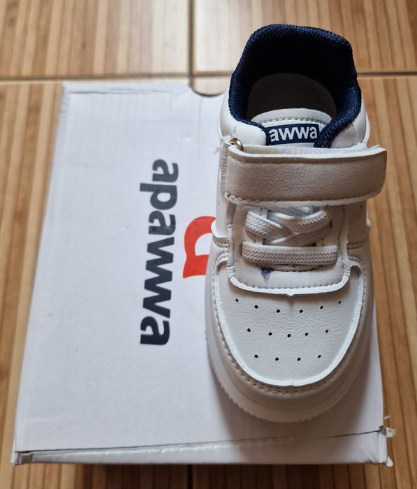 Adidași noi nouti Apawwa mărimea 20