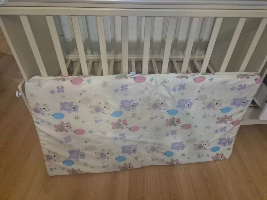 Детская кроватка с тумбой