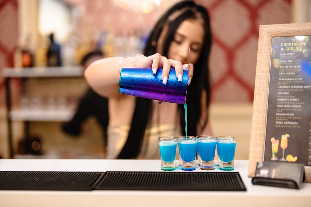 Bar Mobil / Tort de shoturi / Cocktail Bar / Servicii all-inclusive!