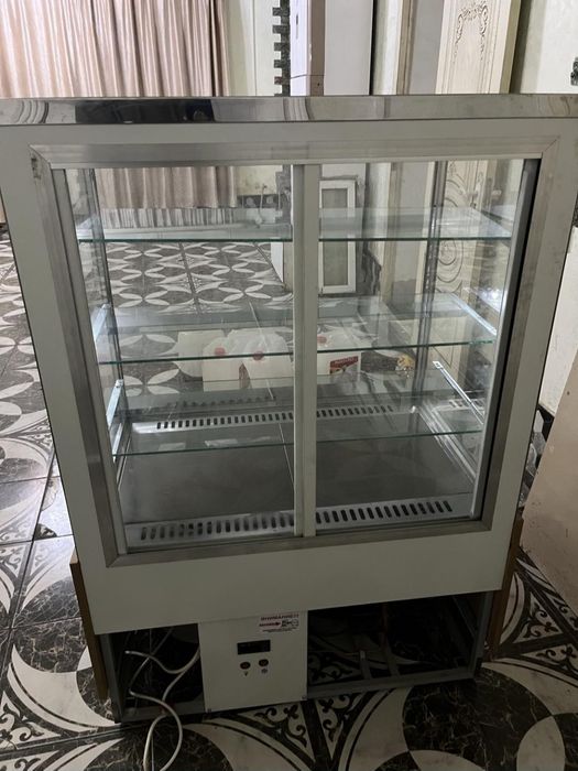 Ветринный холодильник!Срочно.