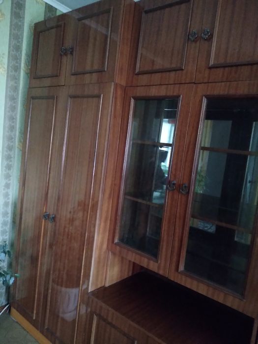 Отдам стенку и прихожую