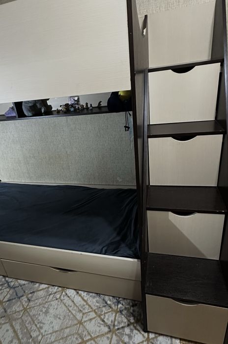 продам двухъярусную кровать СРОЧНО