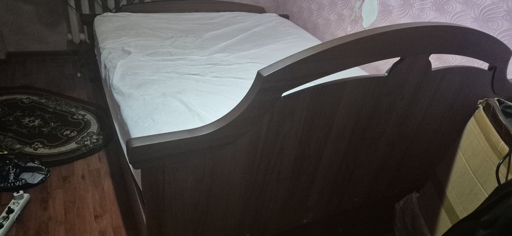 Кровать двухспальная