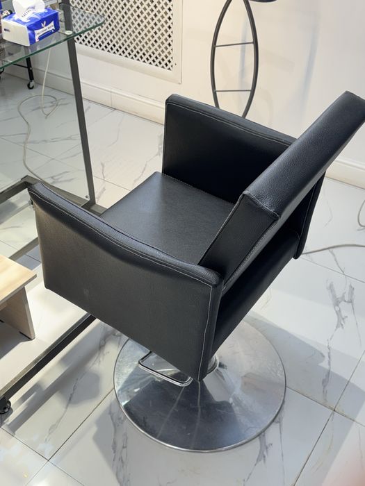 Парихмахерское кресло