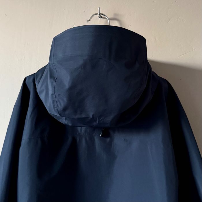 Леко яке Arcteryx ( Gore-Tex )