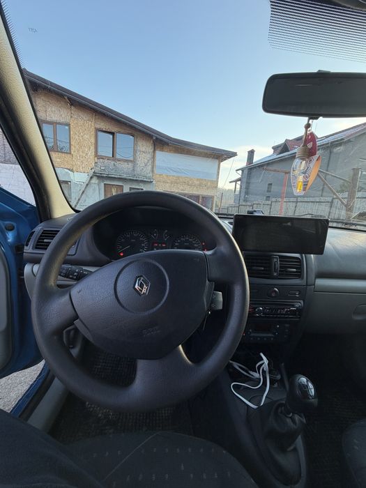 Se vinde/ sau se dezmebreaza renalult clio 2
