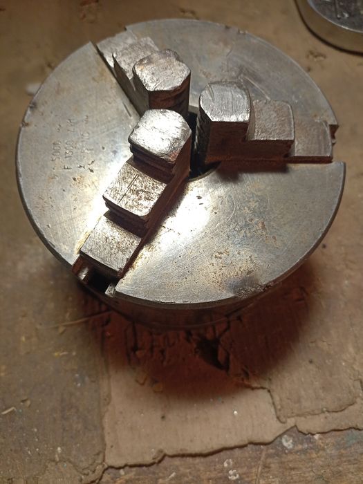 продам катушки зажигания,и точило,токарный патрон 120