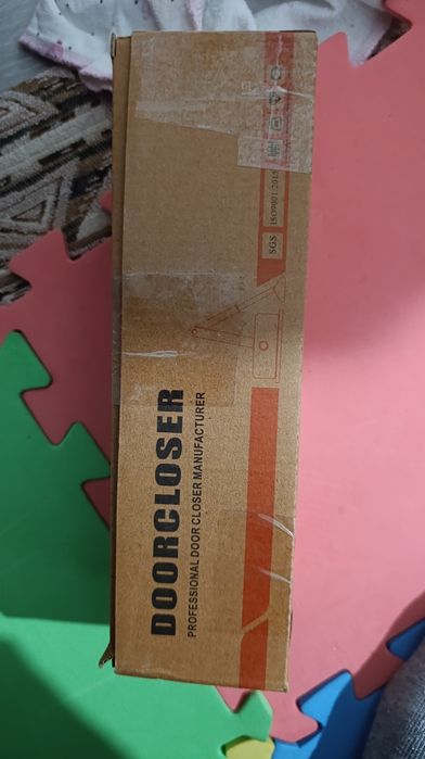 Дверной доводчик сатылады.