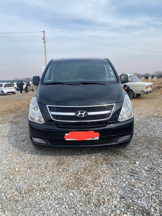 Hyundai Starex 2010 sotiladi holati yaxshi propan gazi bor