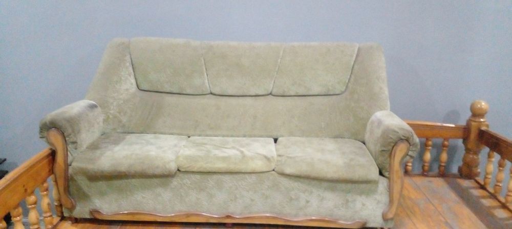 Spani kreslo sotiladi arzon