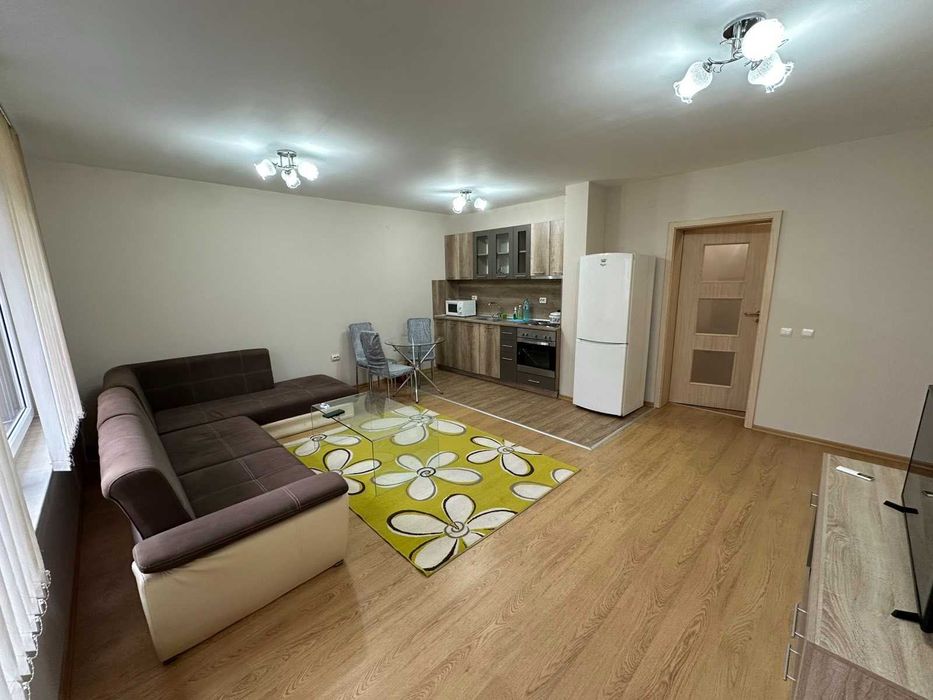 Дава се под наем Тристаен апартамент в Пловдив, Център - 85 кв.м за 714 € - Снимка #1