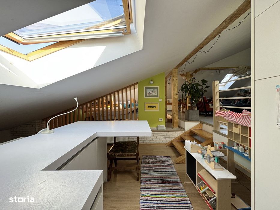 Casă de vânzare spațiu comercial sau casă de locuit in zona centrala