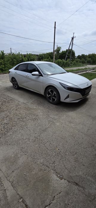 Hyundai elantra bez vlojeniy