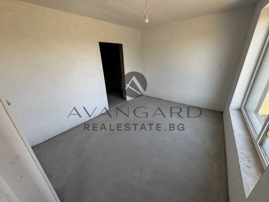 Продава се Двустаен апартамент в Пловдив, Остромила - 53 кв.м за 1480 €/кв.м - Снимка #3